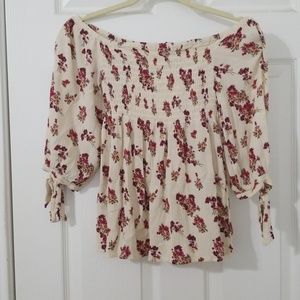 Off the shoulder floral 3/4 sleeve top